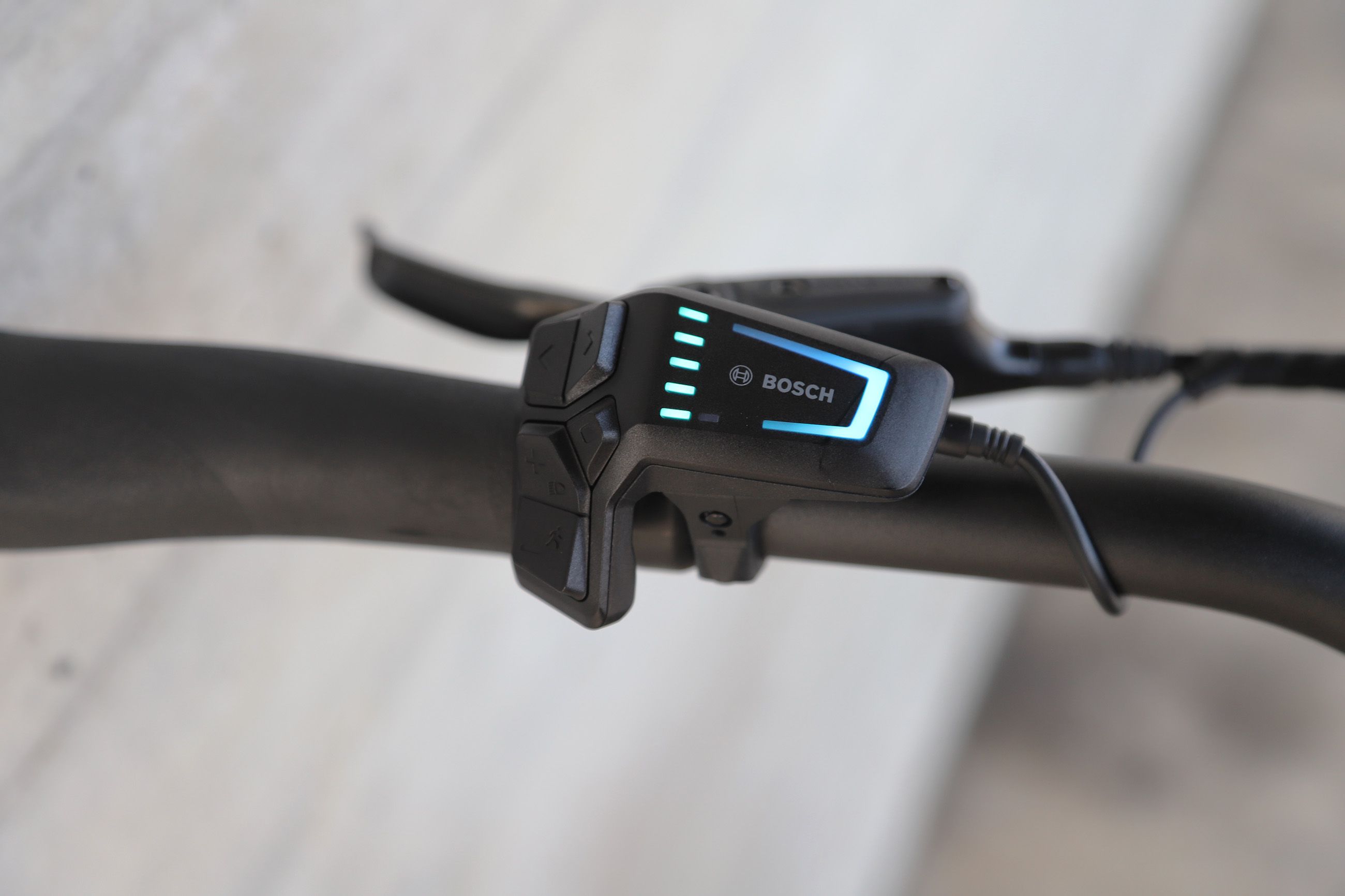 ZING GEN 2 hoch E-City- und Alltagsvelo / tiefschwarz / M