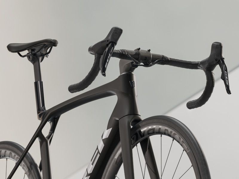 MADONE SL 6 Gen 8 Rennvelo / matte dark web / L