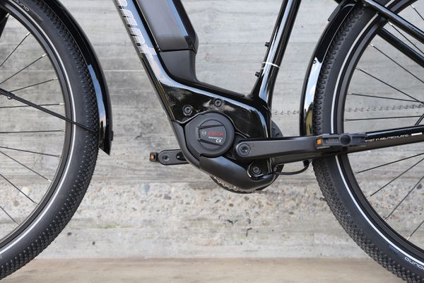 ZING GEN 2 hoch E-City- und Alltagsvelo / tiefschwarz / M
