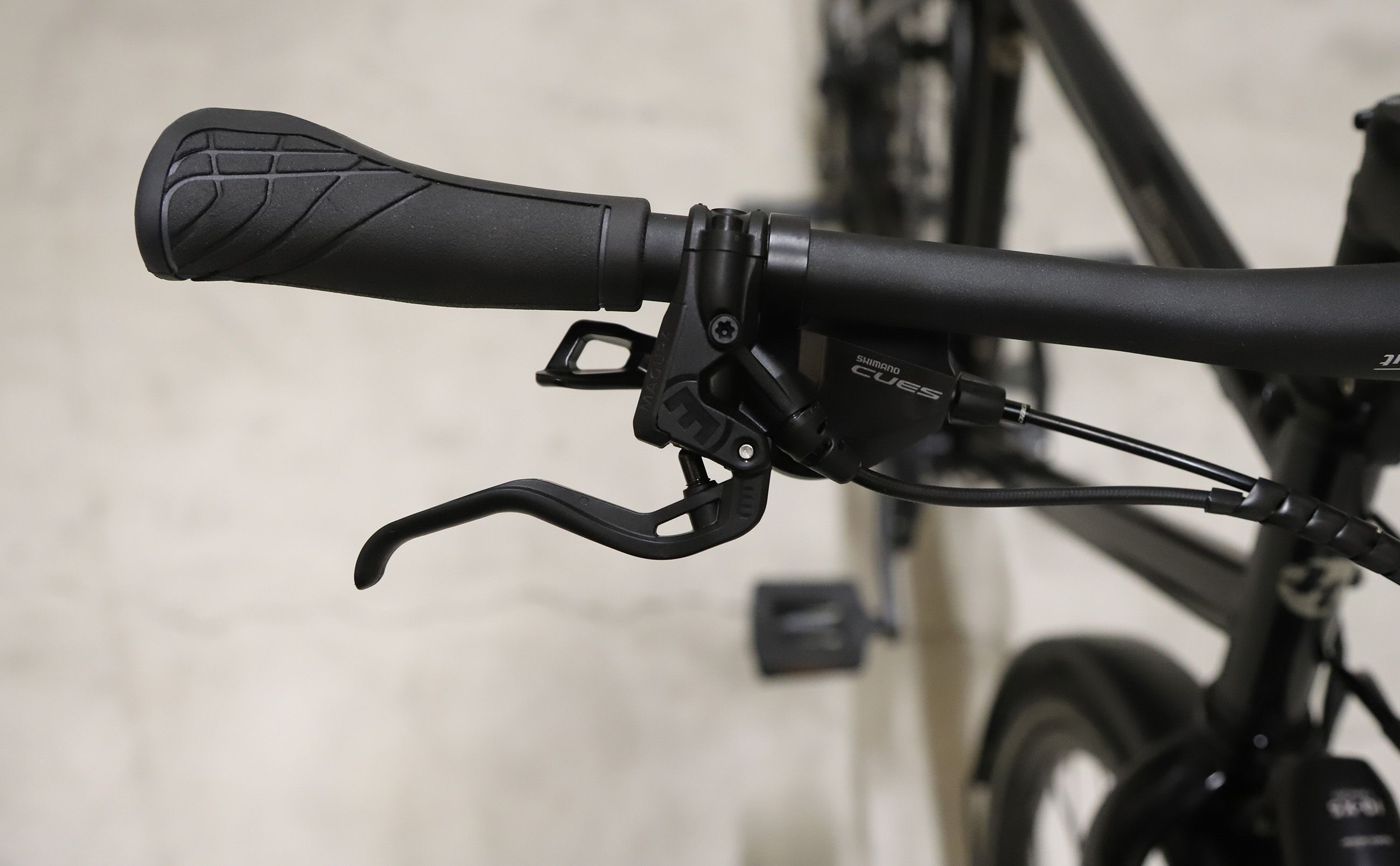 AMBER ROAD SELECT 3.1 Tourenvelo / schwarz glänzend / L