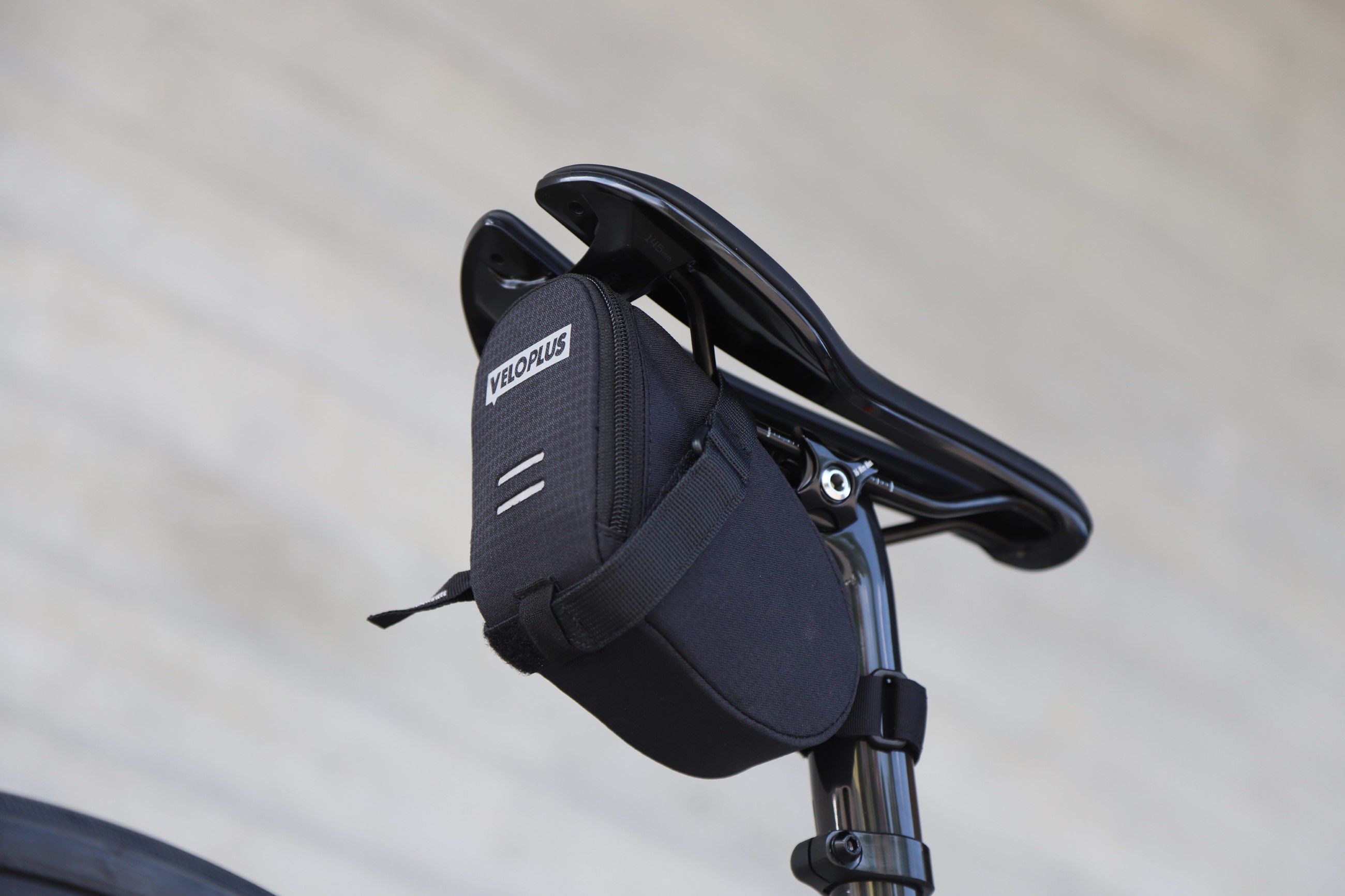 COLOMBE II Satteltasche / schwarz / 0.5 L
