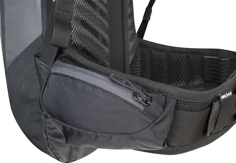 FR LITE RACE, 10 L, Protektorenrucksack / carbon grey/black / M/L