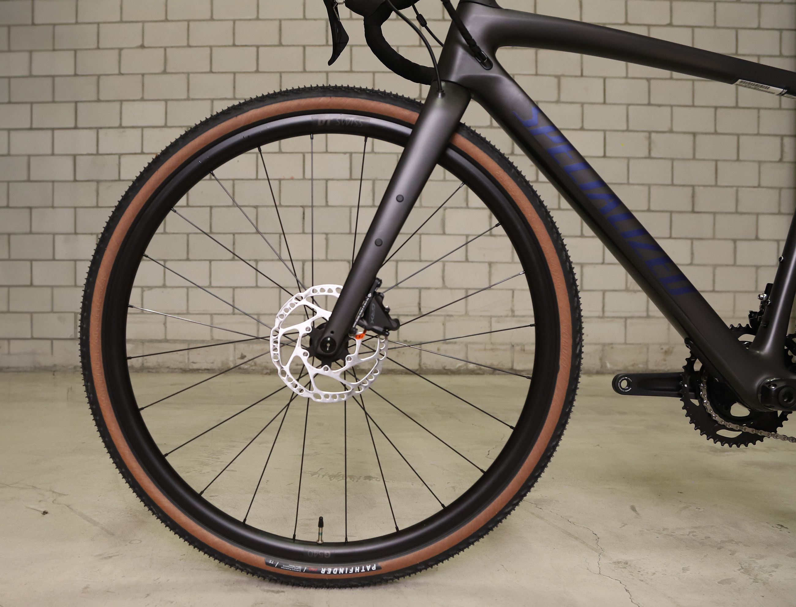 DIVERGE SPORT CARBON Gravelbike / satin carbon blue onyx / 58 CM