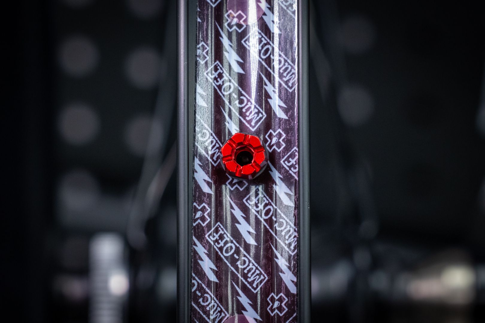 V2 Tubeless Ventil Kit / Red / 44 mm