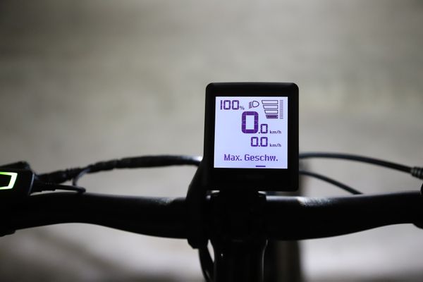 ZING GEN 2 mittel E-City- und Alltagvelo / weiss / L
