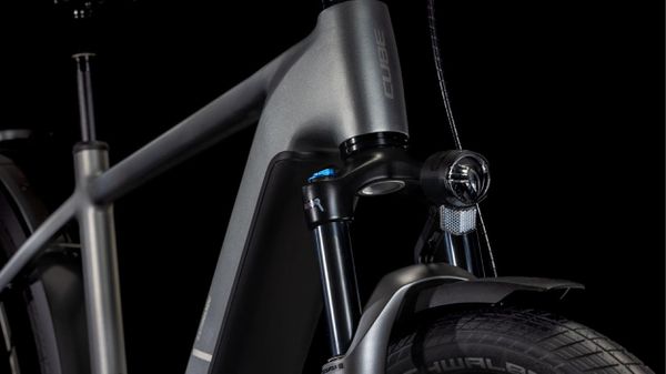 KATHMANDU HYBRID PRO 800 E-City und Alltagsvelo / slabgrey'n'chrome / 54 CM