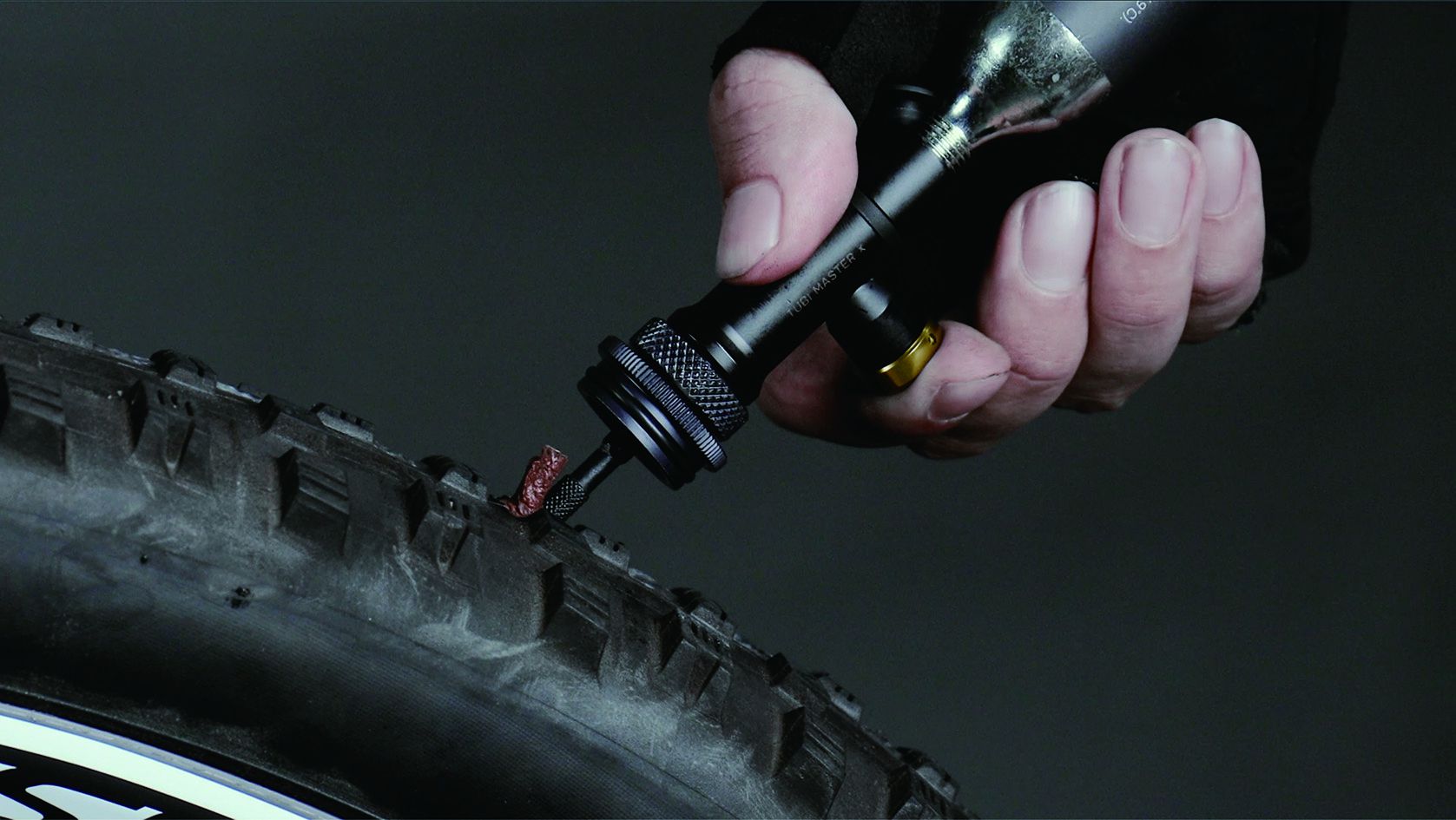 TUBI MASTER X Tubeless-RepairKit 25g-Patrone, Disc-Spacer / schwarz