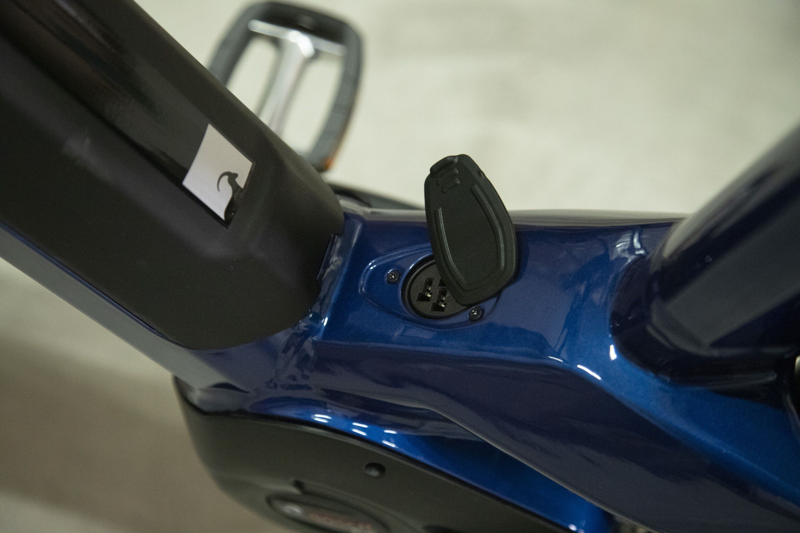 eMISSION NEO+ E-City- und Alltagsvelo / saphir blue gloss / 50 CM