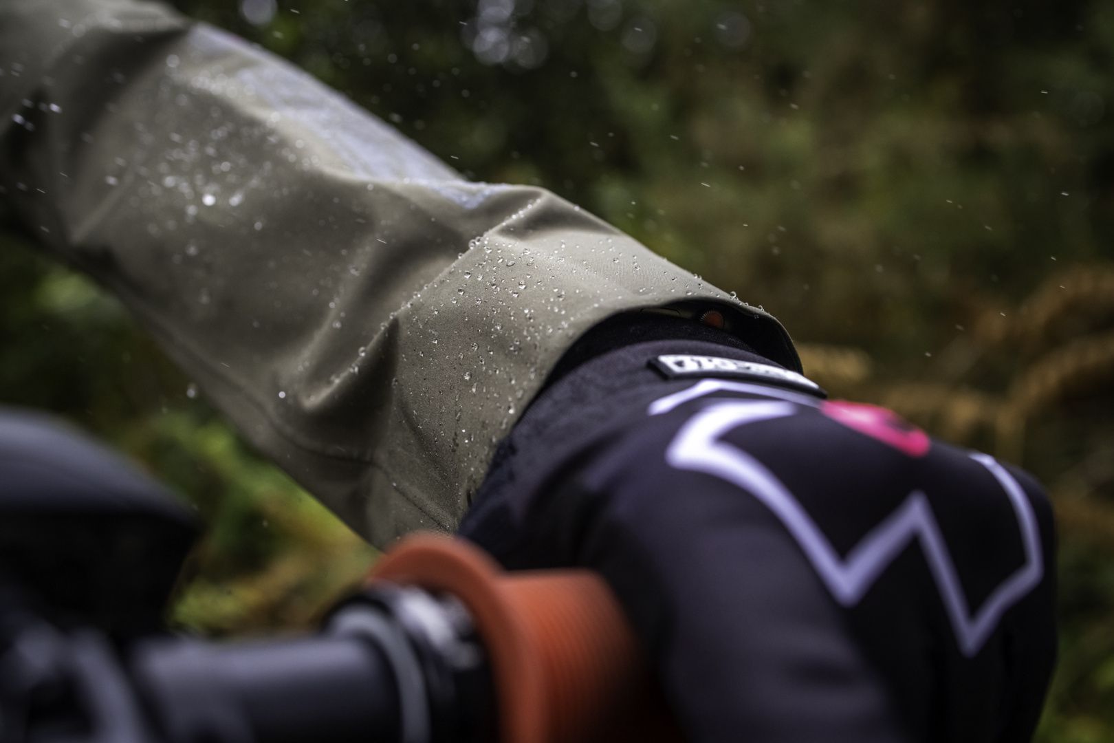 Rain Shield Re-Proofer / 250 ml