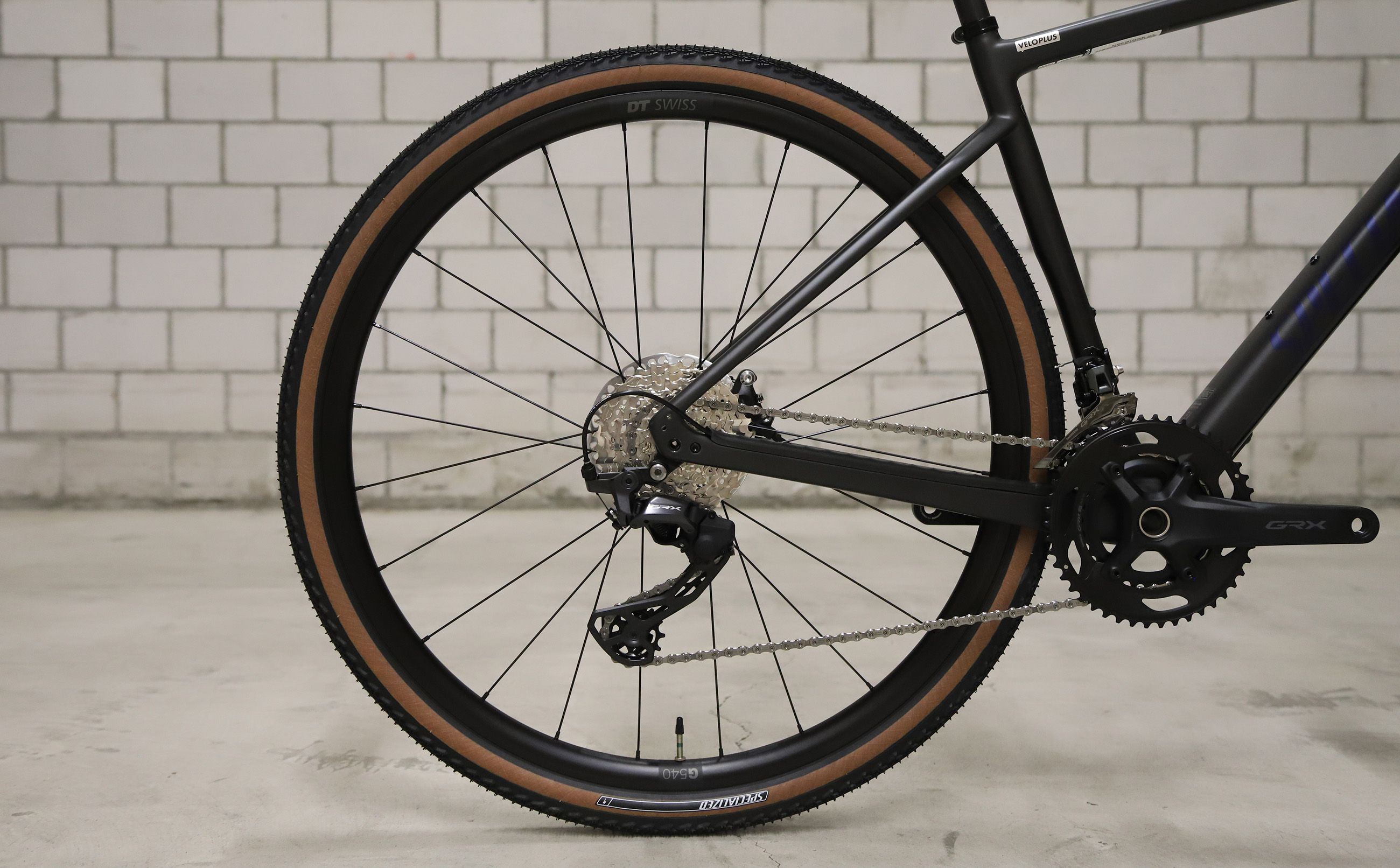 DIVERGE SPORT CARBON Gravelbike / satin carbon blue onyx / 58 CM