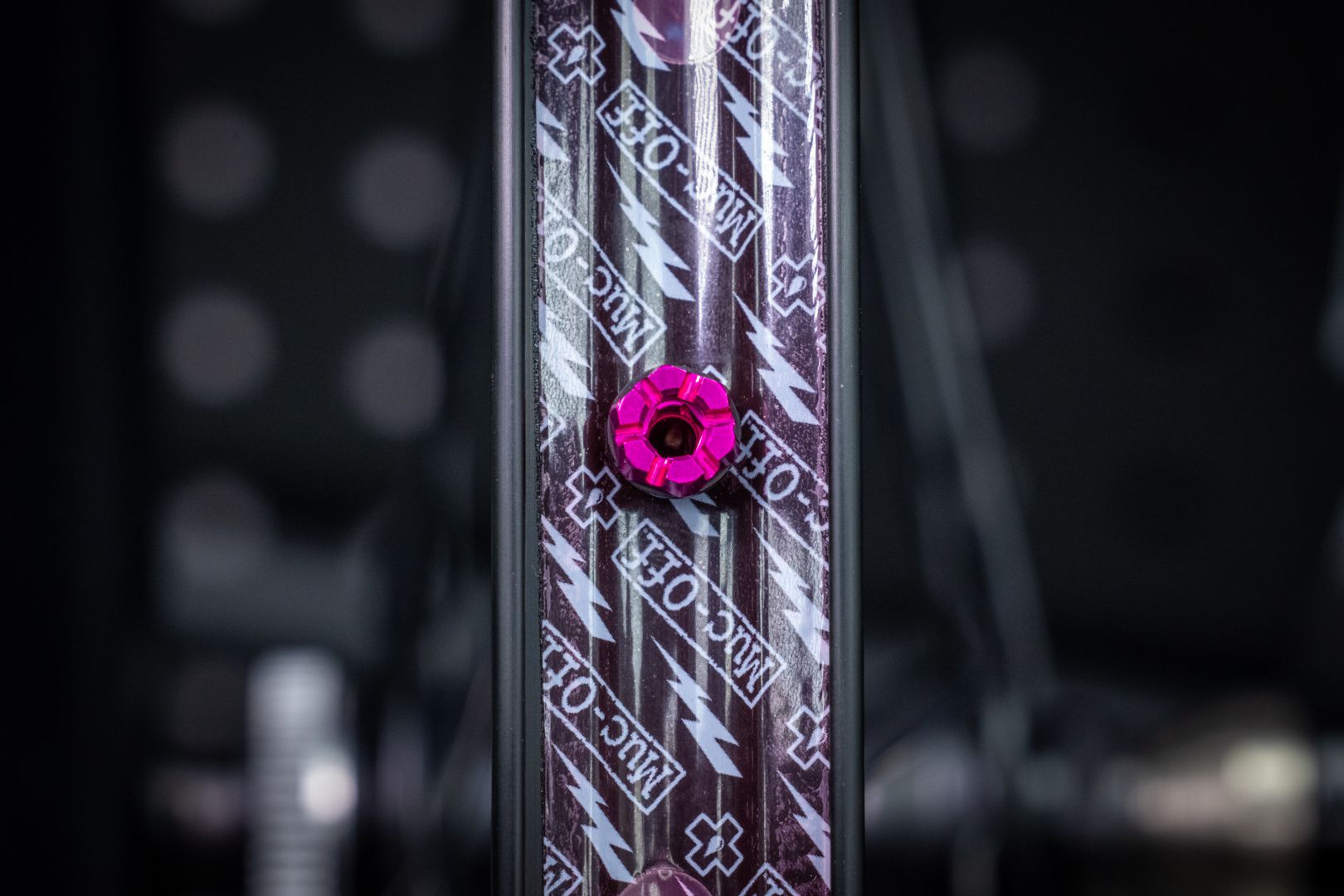 V2 Tubeless Ventil Kit / Pink / 44 mm