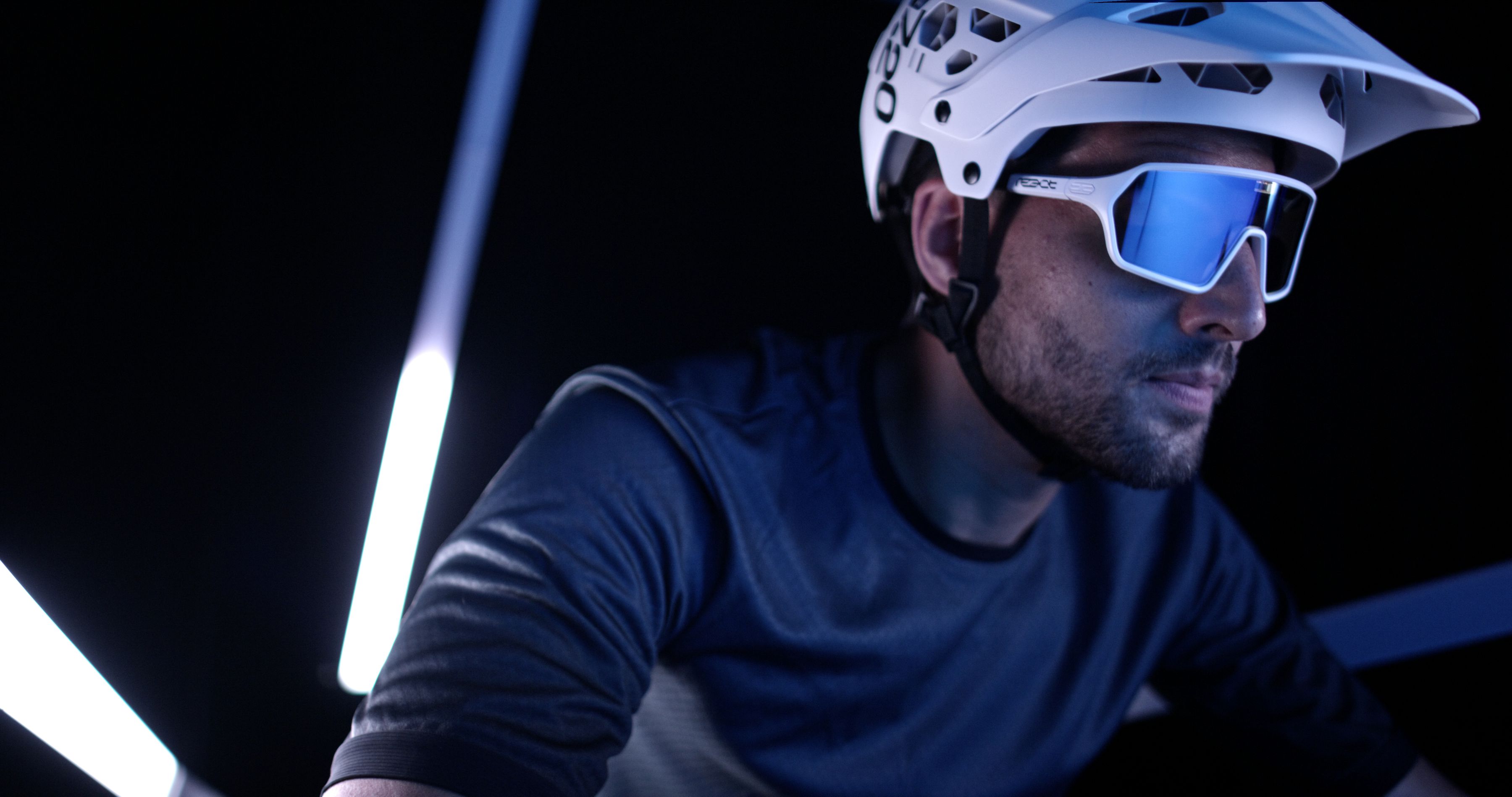 REV Sportbrille / sky white / M