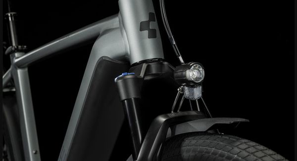 KATHMANDU HYBRID PRO 750 E-City- und Alltagsvelo / flashgrey metal / 50 CM