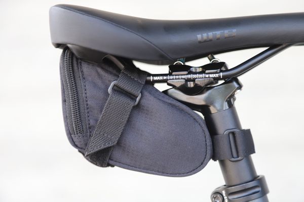 COLOMBE I Satteltasche / schwarz / 0.3 L