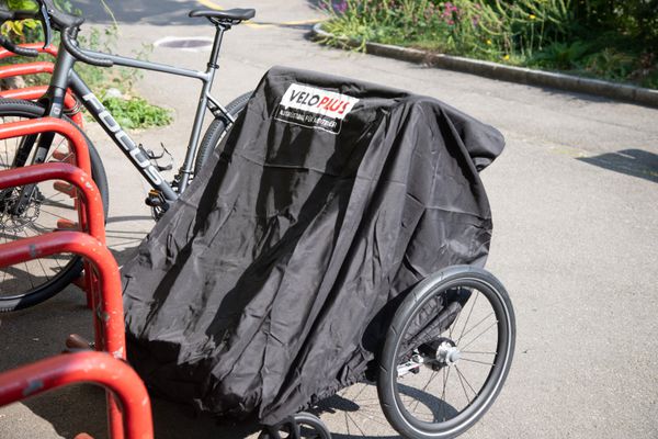 VELOPLUS FALTGARAGE für Kinderanhänger / schwarz