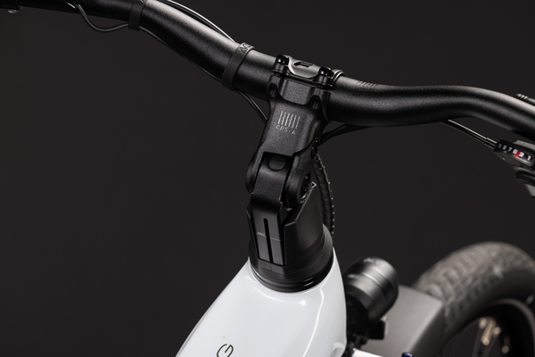 TOURING HYBRID ONE 600 Trapez E-City/Alltag / white / 46 CM