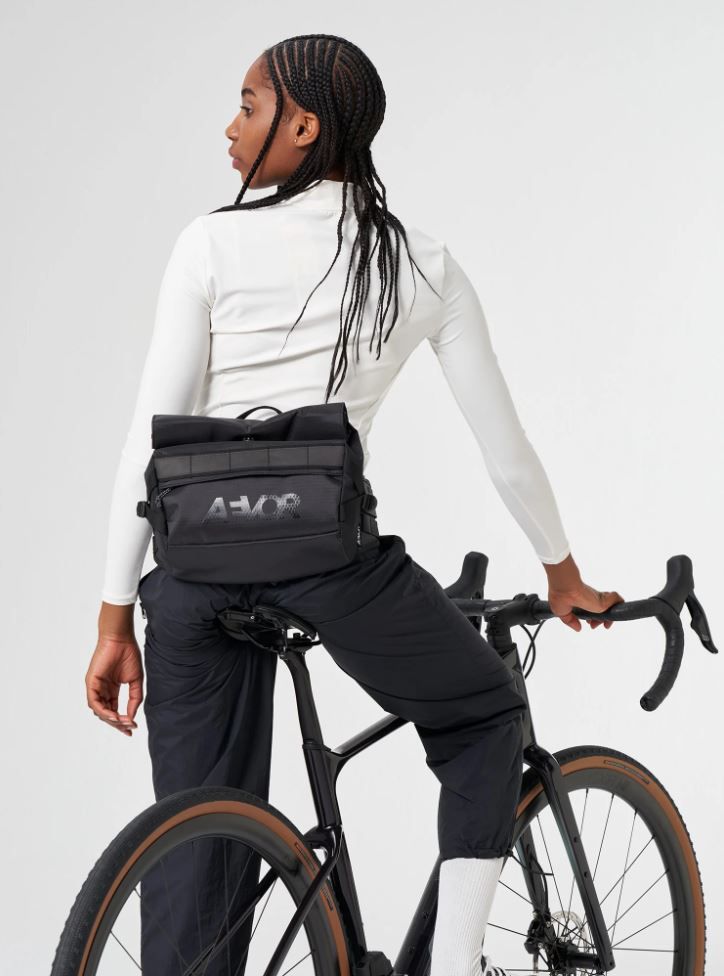 WAIST PACK Hipbag/Lenkertasche / schwarz / 4L