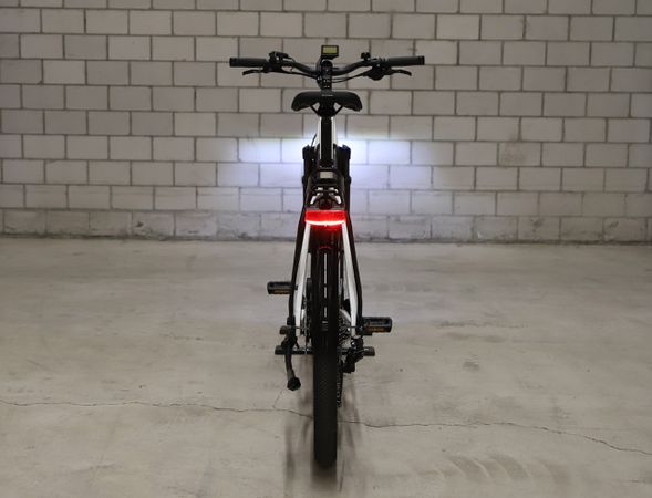 ZING GEN 2 mittel E-City- und Alltagvelo / weiss / L