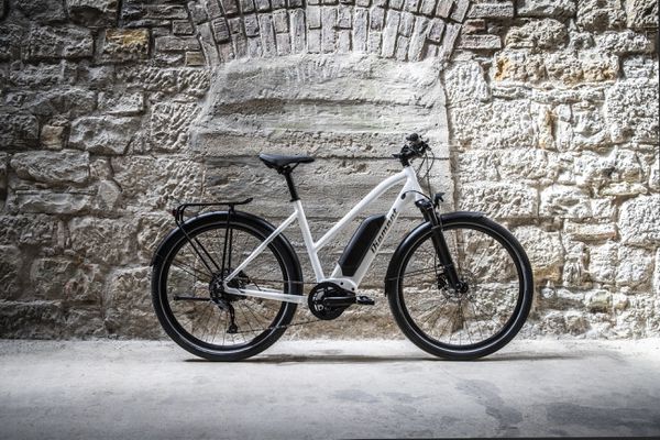 ZING GEN 2 mittel E-City- und Alltagvelo / weiss / L