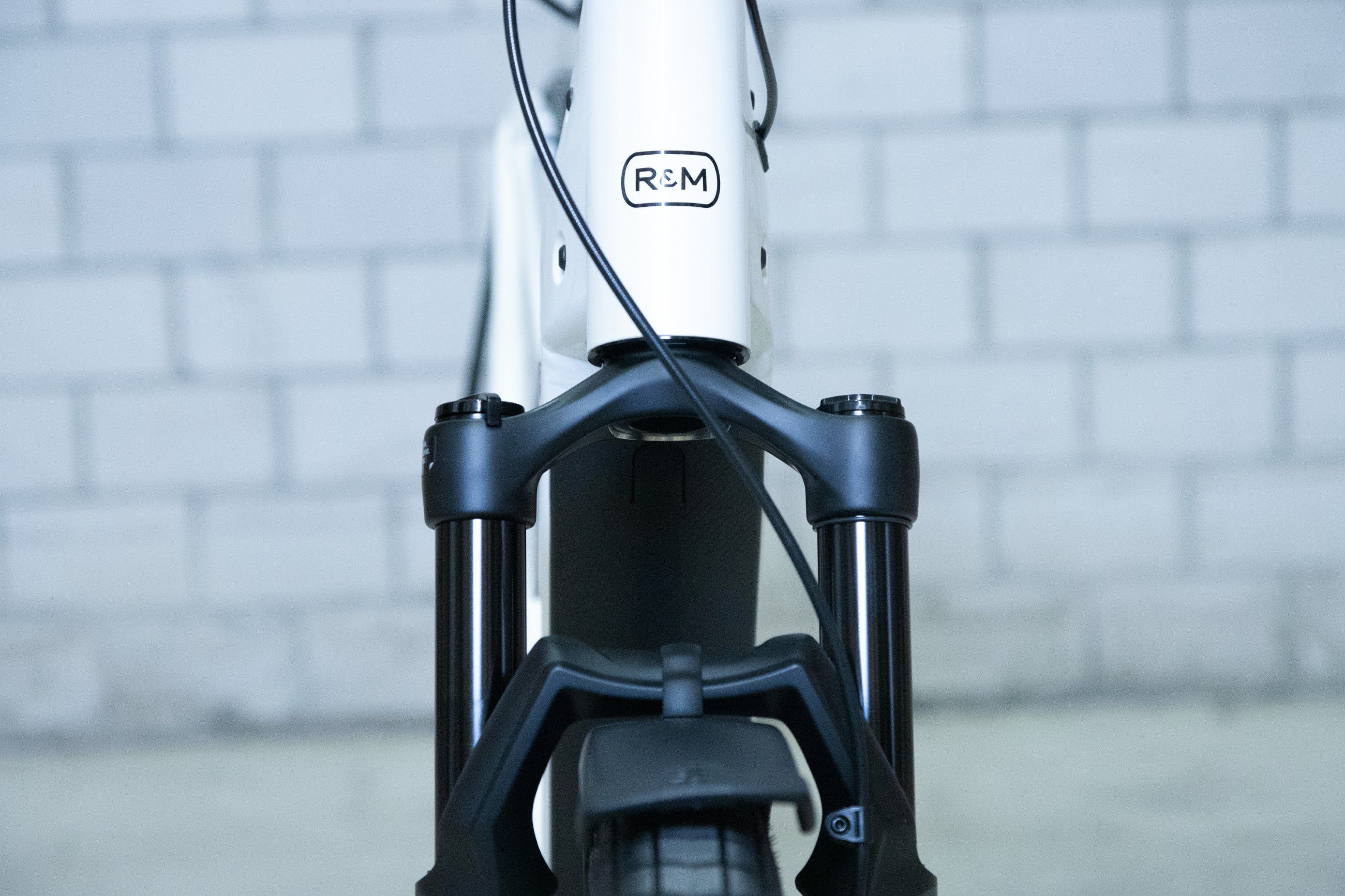 HOMAGE GT TOURING Crossover E-Bike / pearl white / 54 CM